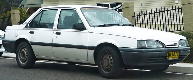800px-1987-1989_Holden_JE_Camira_SL_sedan_01.jpg
