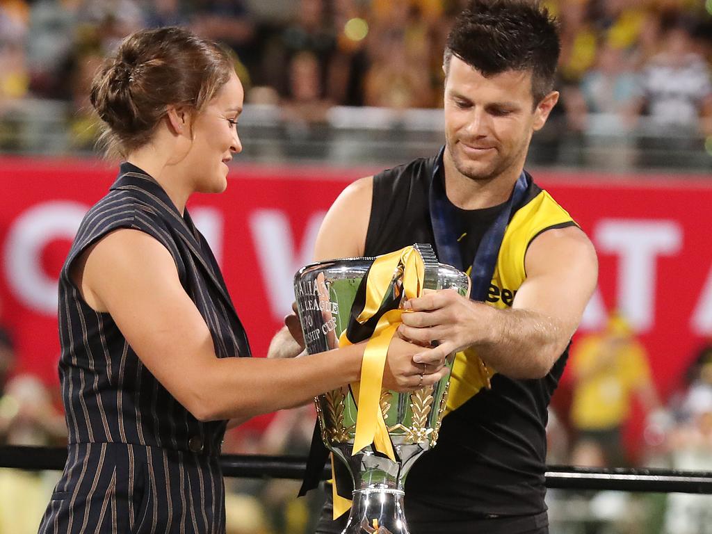 Ash Barty presented the premiership cup to Trent Cotchin in 2020. Picture: Michael Klein